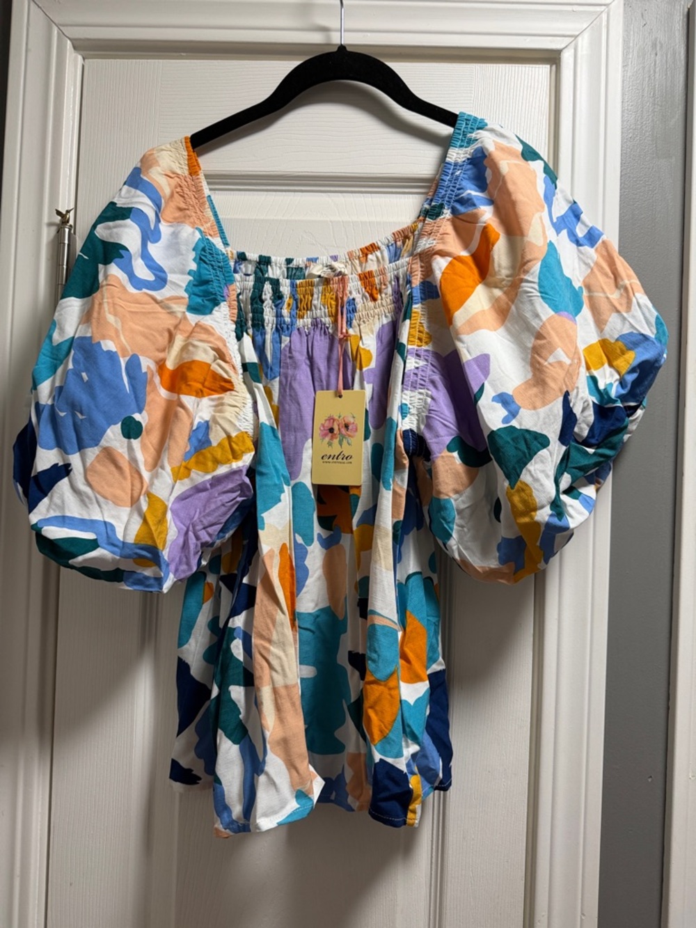 New with tags size Large Entro top